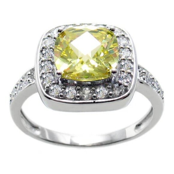 EXQUISITE SQUARE CUT PERIDOT GREEN COLORED CZ COCKTAIL RING IN STERLING SILVER. - Picture 2 of 3